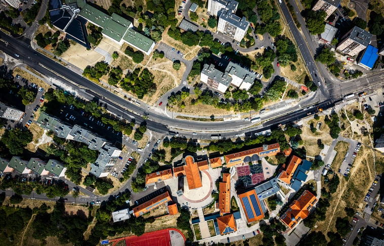 A 26-os felújítása madártávlatból