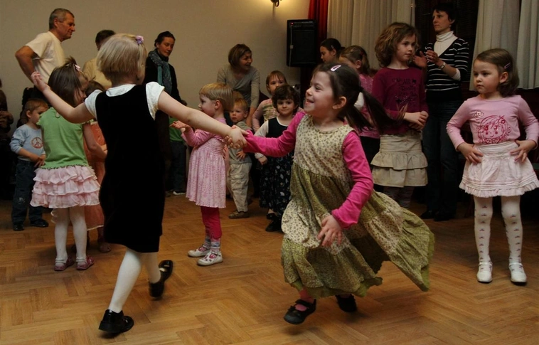 Esztenás táncház a Nyilas Misi Házban