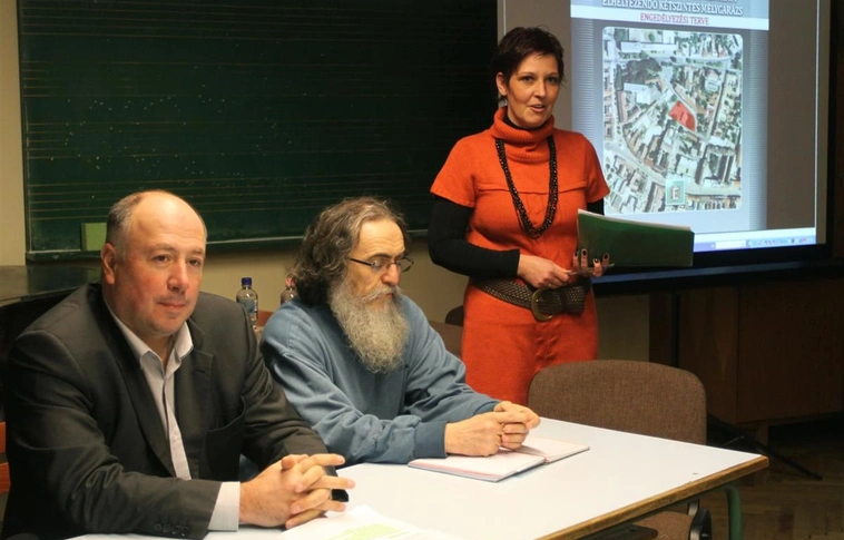 Lakossági fórumot tartottak a Patak utcai mélygarázsról