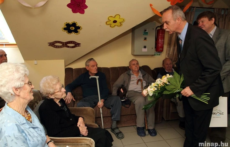 A száz éves Margit nénit köszöntötték