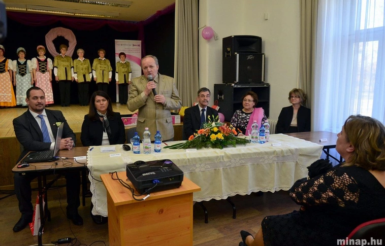 "Egy nap a nőkért"