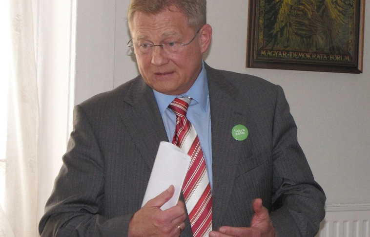 Az MDF is kampányol