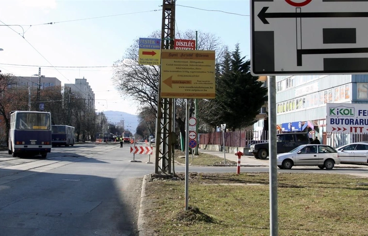 Merre kerüljünk autóval a Győri kapuban?