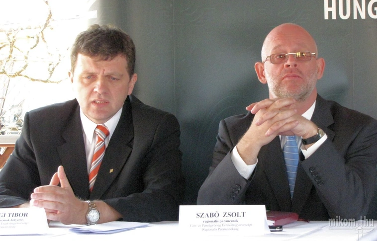 Lekapcsolt csempészek
