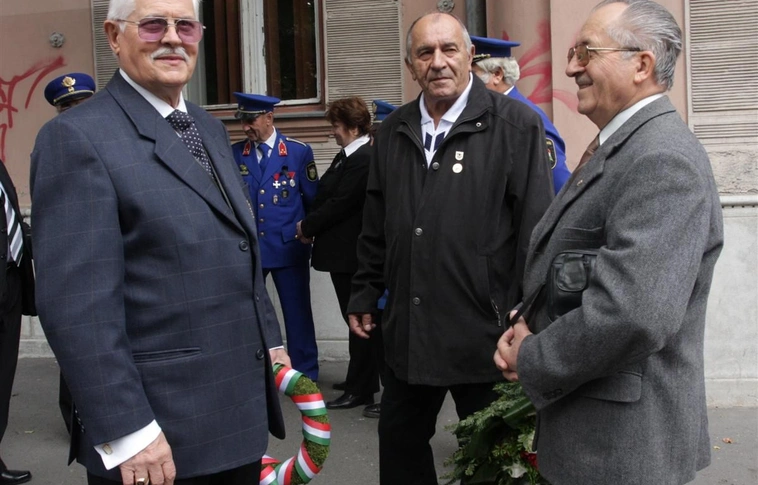 Koszorúzás az Aradi vértanúk emlékére