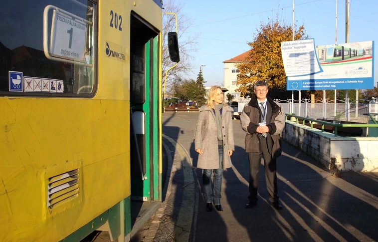 Hétfőtől visszatérnek a villamosok a belvárosba