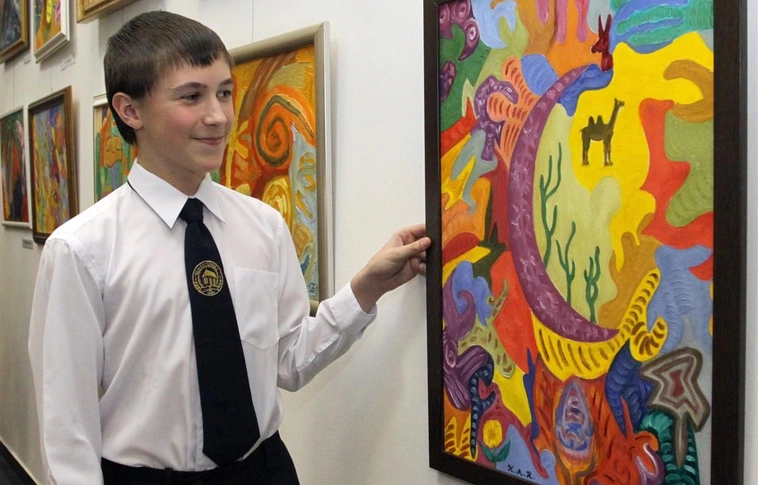 Kovács Attila Roland, a miskolci kis Picasso jubileumi kiállítása a Miskolc Plazaban