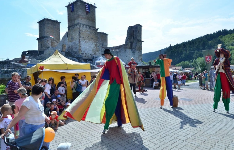 Középkori forgatag a Diósgyőri várban