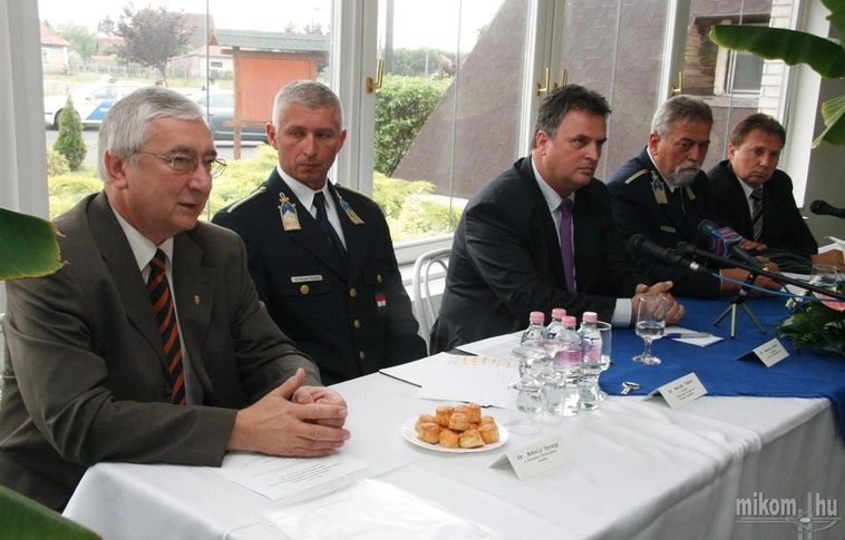 Bencze József Országos Rendőr-főkapitány Szikszón