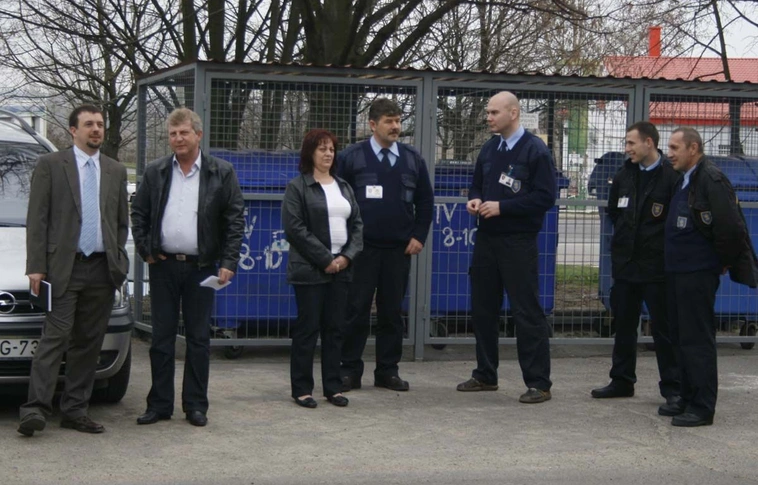Polgármesteri látogatás egy avasi társasházban