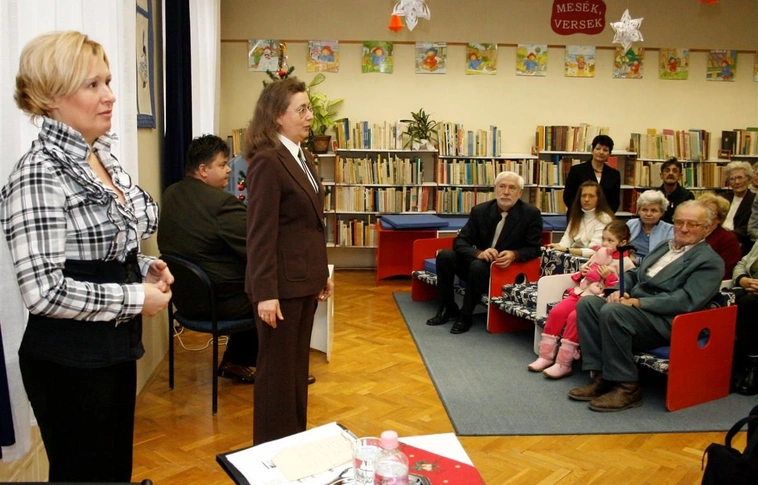 Almássy Zsóka koncertje időseknek
