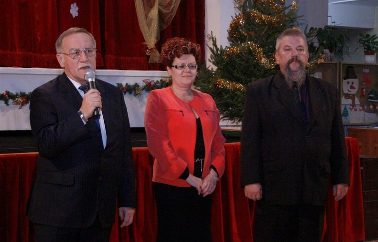 Karácsonyi műsor az avasi időseknek 1.