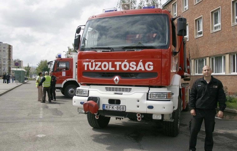 Új tűzoltóautók a miskolci tűzoltóságon, önkormányzati hozzájárulással
