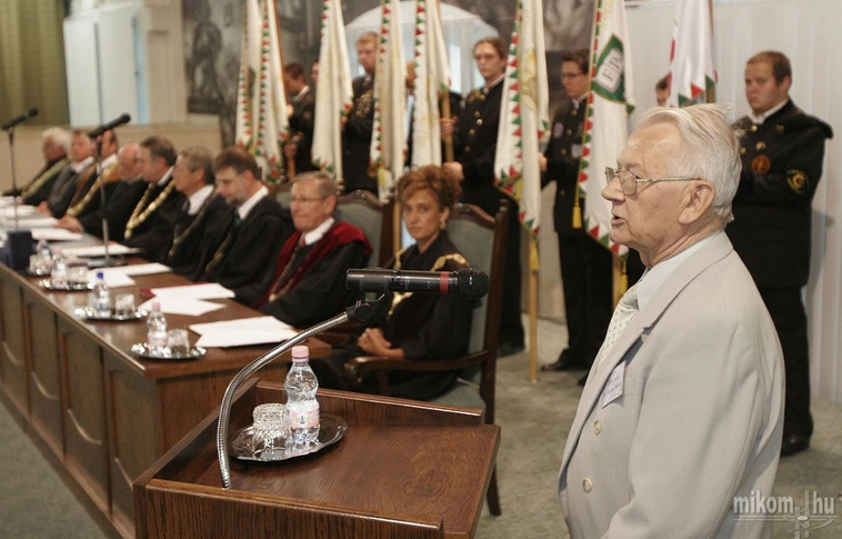 Jubileumi diplomaátadás az Egyetemen
