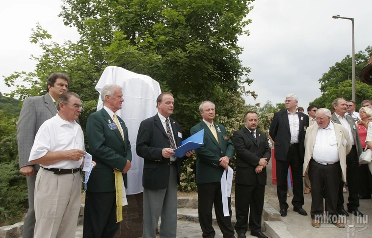 Rotary szoboravatás Tapolcán