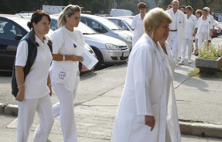 Zöld zászló a kórházakon