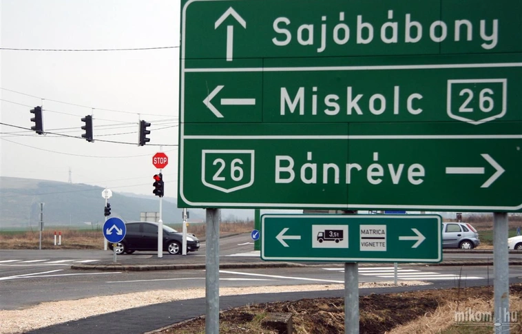 26-os sz. főút új jelzőlámpás csomópont