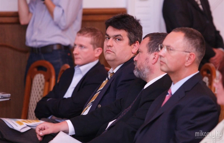 Gazdasági fórum Bajnai Gordon Miniszterelnökkel a Városházán