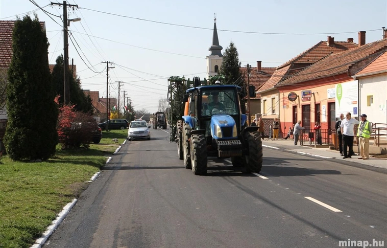 Új utat adtak át Arnóton