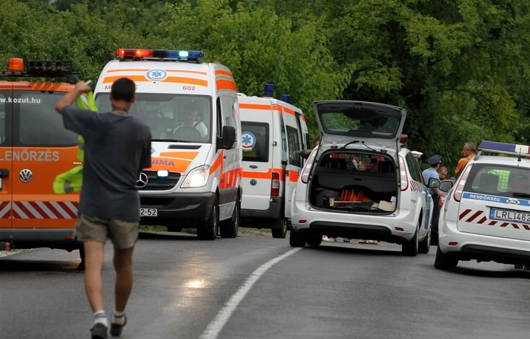 Frontális ütközés a Harsány felé vezető úton