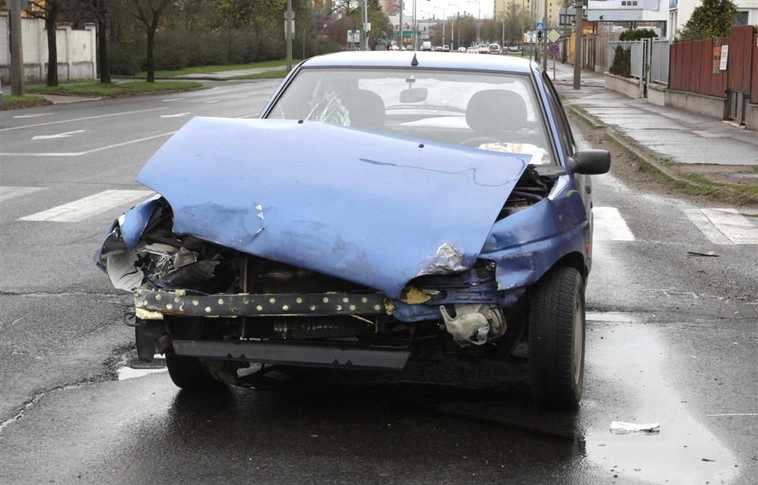A Lévay és Szilágyi utcák kereszteződésében ütközött két autó kedd délelőtt.
