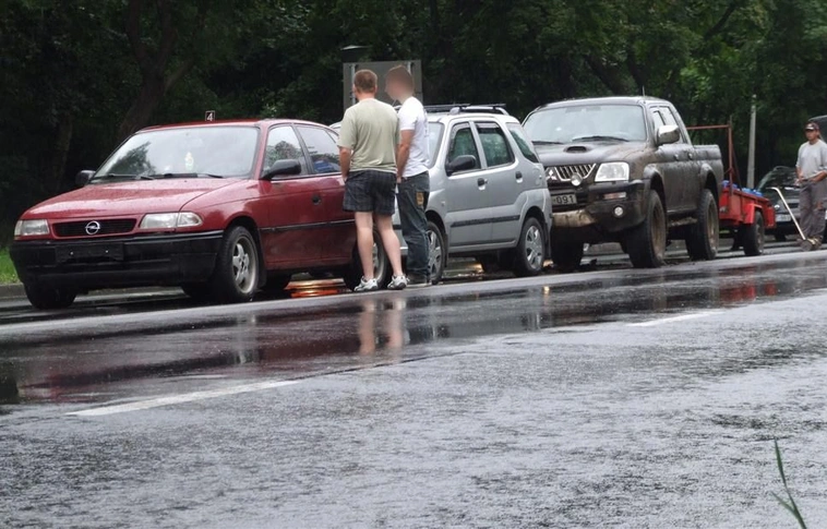 Hármas koccanás a Szentpéteri kapuban
