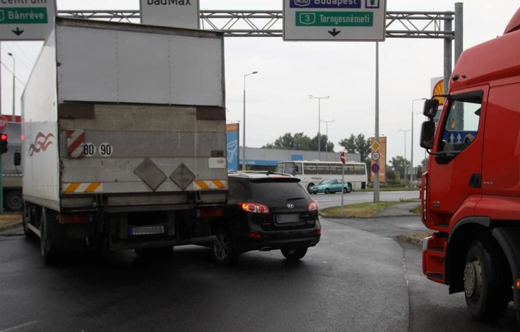 Szerdai balesetek a Fonoda útnál