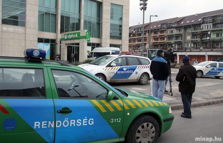 Nem bankrablás, verekedés egy pénzintézetben