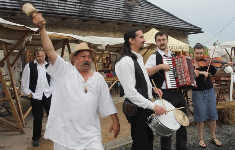 Borsodi Fonó Nemzetközi Folklórfesztivál a Diósgyőri várban