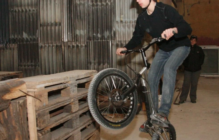 BrekkTájoló a Factory arénában