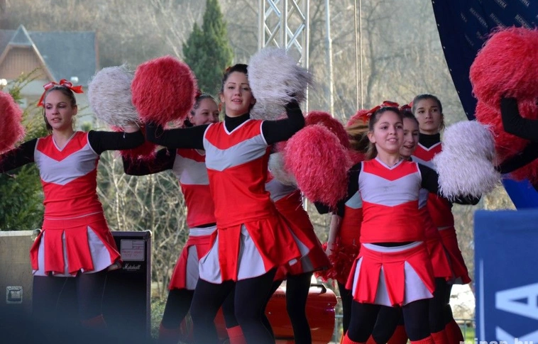 Kocsonyafarsang - vasárnap - Cheerleading show és Vastag Csaba