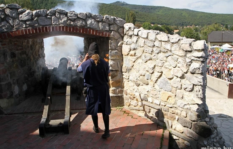 Kinyitotta kapuit a Diósgyőri Vár