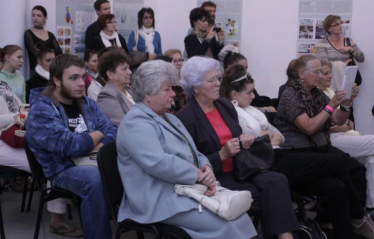 Divat a divatban - rendhagyó kiállítás záró a Miskolci Galériában