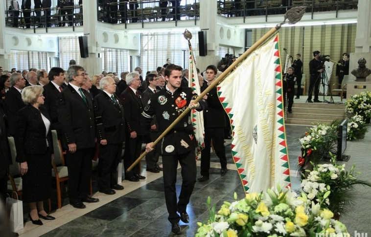 Emléktáblát avattak a 250 éves jubileumon a Miskolci Egyetemen