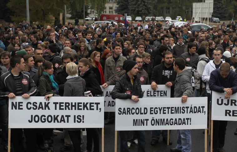 A Miskolci Egyetemen is demonstráltak