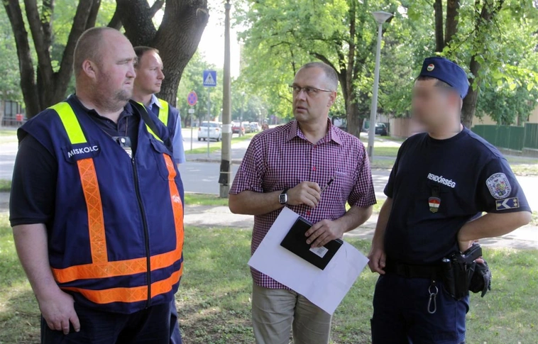 Ellenőrzés a húszemeletesben