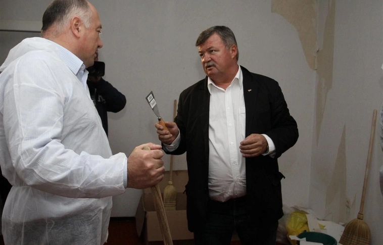 Fészekbontás az Avason