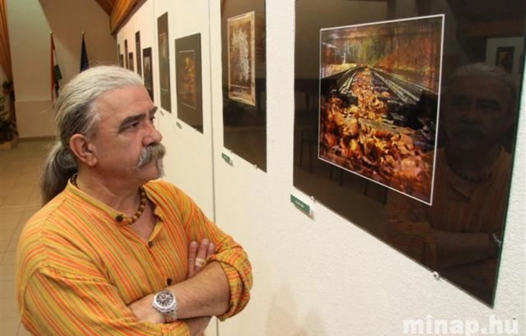 A Tény Kép fotográfus kör ötször hat című bemutatkozó fotókiállítása