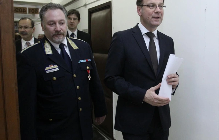 Navracsics Tibor gyermekbarát meghallgató szobát adott át Miskolcon