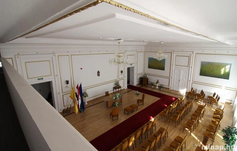 Folyamatosan szépül az új házasságkötő