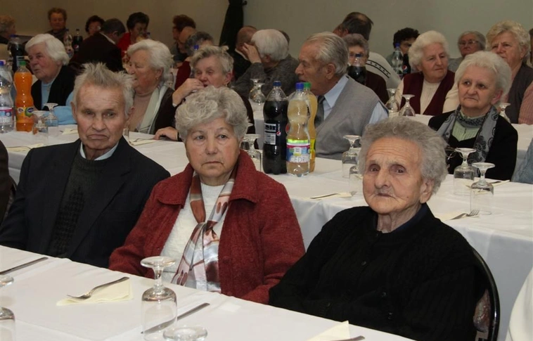 Idősek Napja a Görömbölyi Közösségi Házban