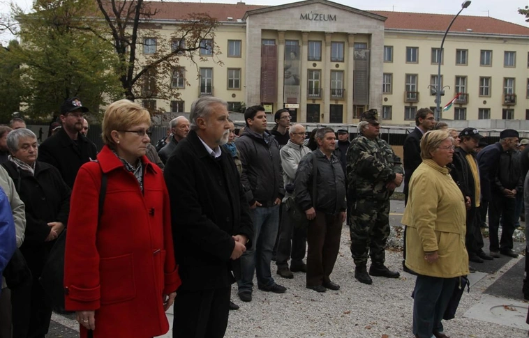 Az Országzászlónál emlékezett '56-ra a JOBBIK