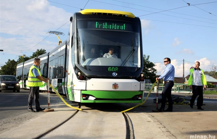 Próbaüzem a Kandó téren