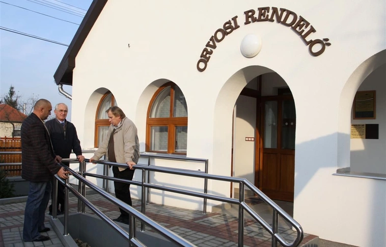 Felújították a sajókeresztúri orvosi rendelőt