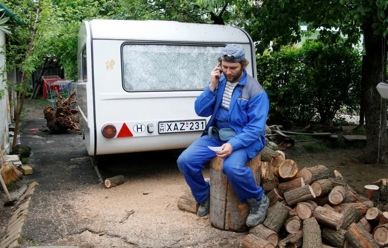 Sátorban lakik egy család az árvíz óta Diósgyőrben - lakhatatlan a házuk