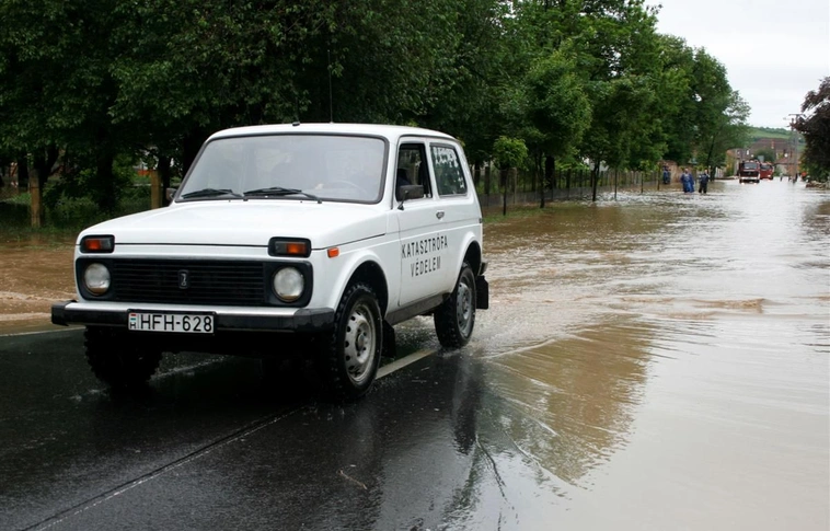 Szikszón kiöntött a Vadász patak