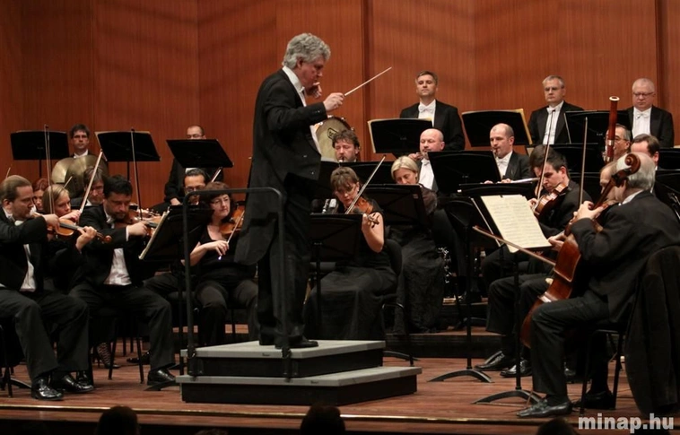 Szezonbérlet a Nemzeti Filharmonikus Zenekarral a Művészetek Házában