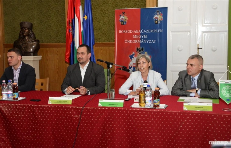 A Széchenyi Programiroda tavaszi konferenciája a megyeházán