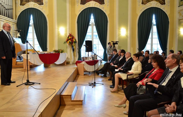 Kortárs Hangon Nemzetközi Egyetemi Irodalmi Pályázat