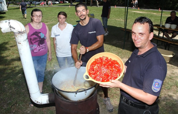 Lecsó-és Pecsenyefesztivál a Csanyikban
